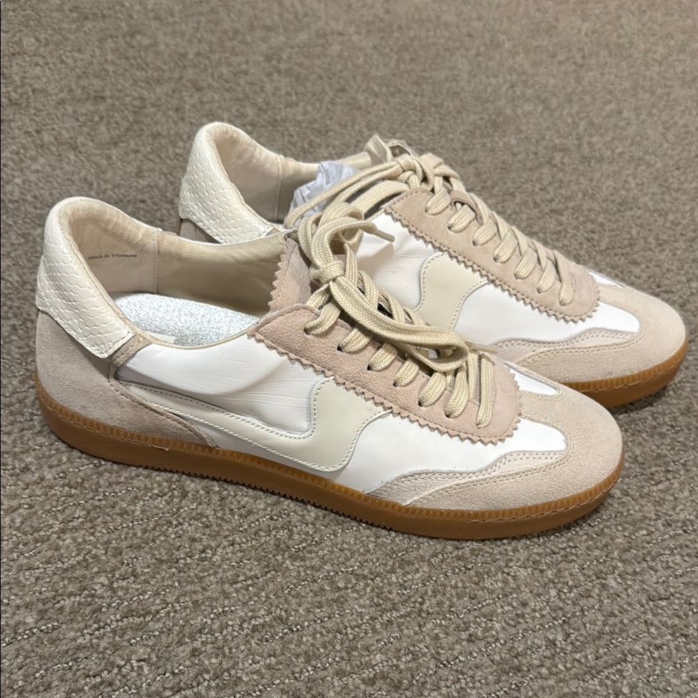 NWT Dolce Vita Notice Sneakers 9.5